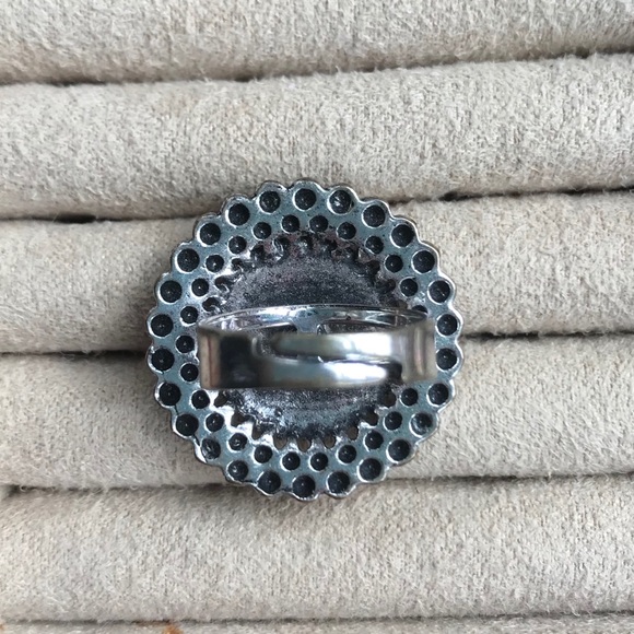 Silver oversized ring - Picture 3 of 5